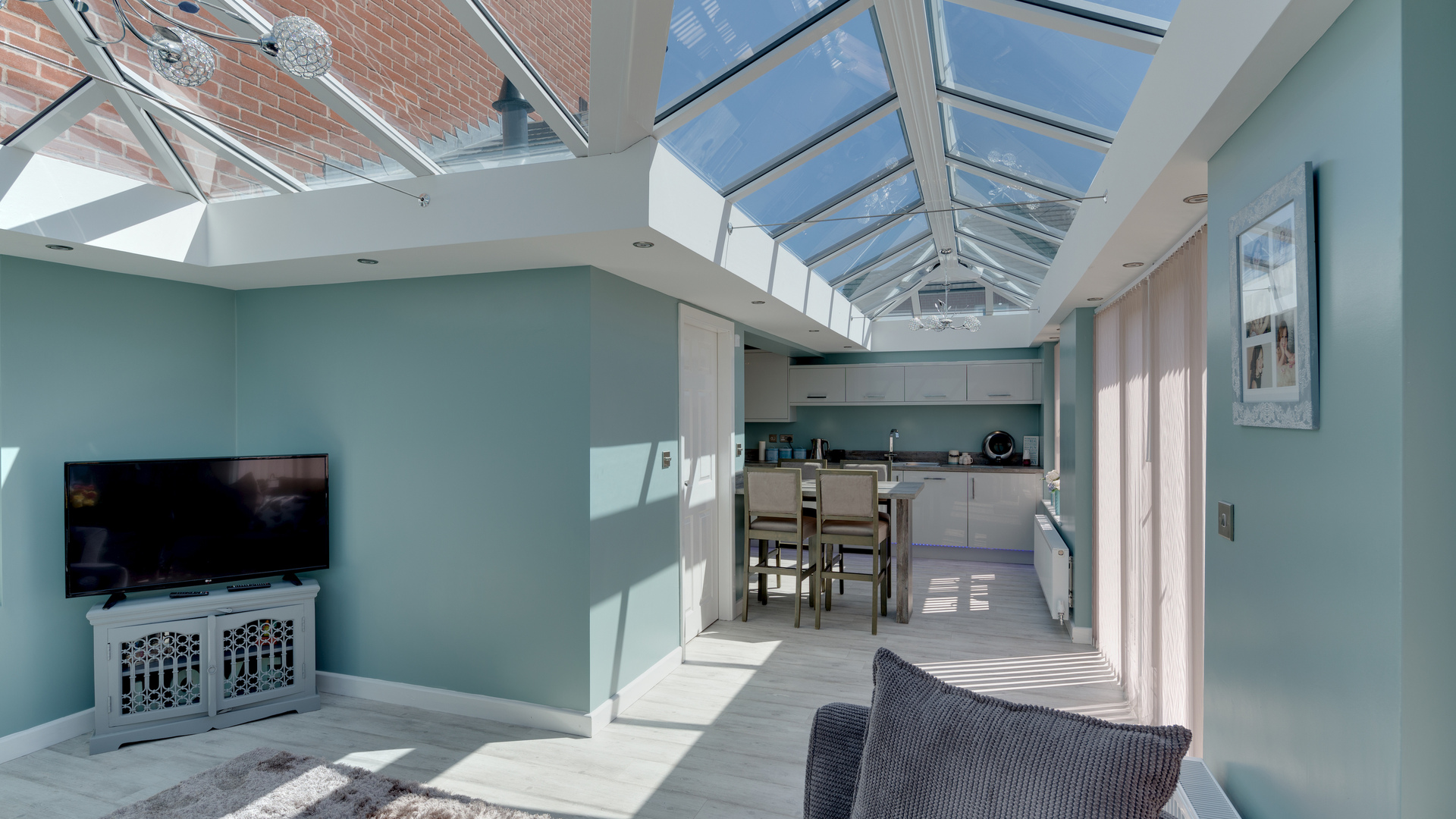 Full kitchen sky lantern in Maidstone