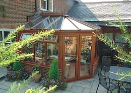 Wood framed conservator - classic compact style