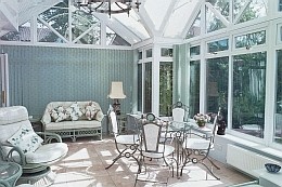 Modern conservatory for maximum light and space